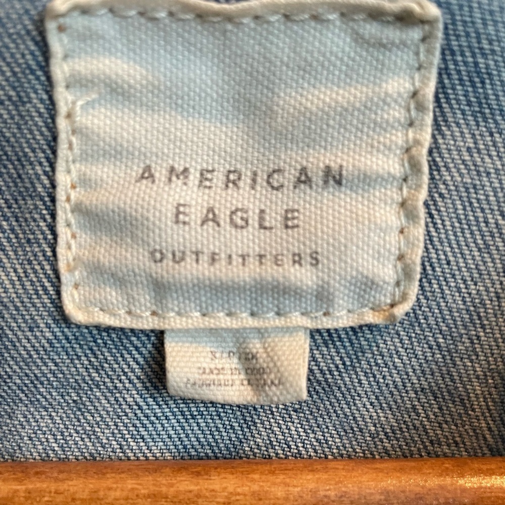 AE Distressed Denim Blue Jean Button Down Jacket Small Boxy Trucker - Picture 7 of 13